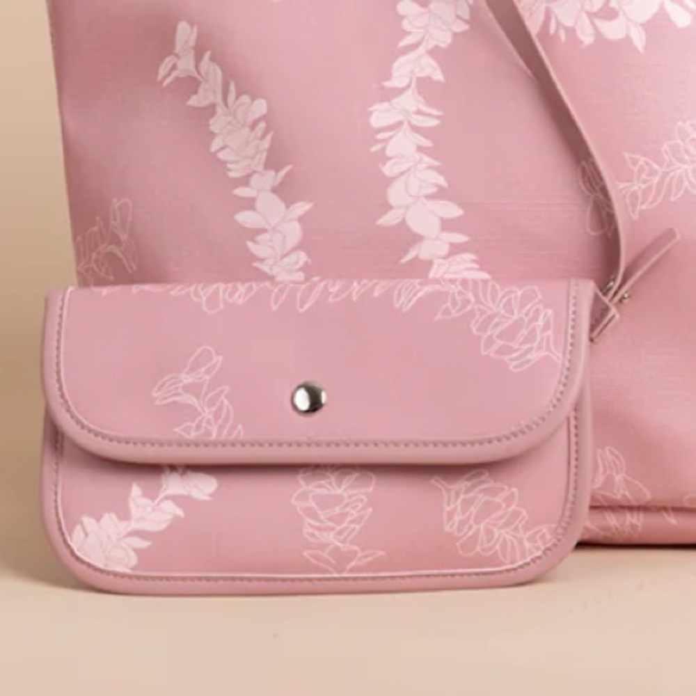 Fighting Eel Detachable Pouch - Mauve Plumeria Lei Print